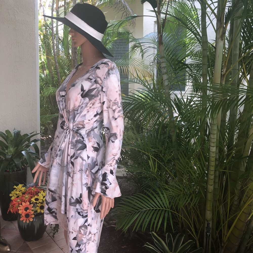 Gorgeous Floral Design Dress ...NEW